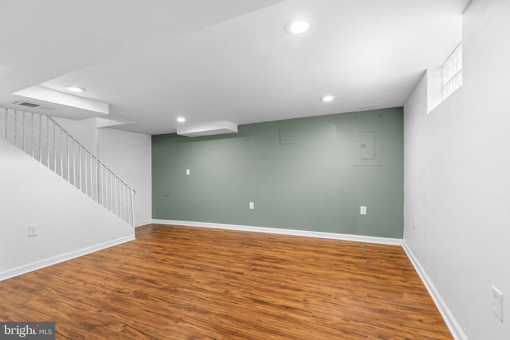2318 RIVERVIEW TERRACE