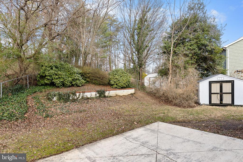 5814 LA VISTA DRIVE