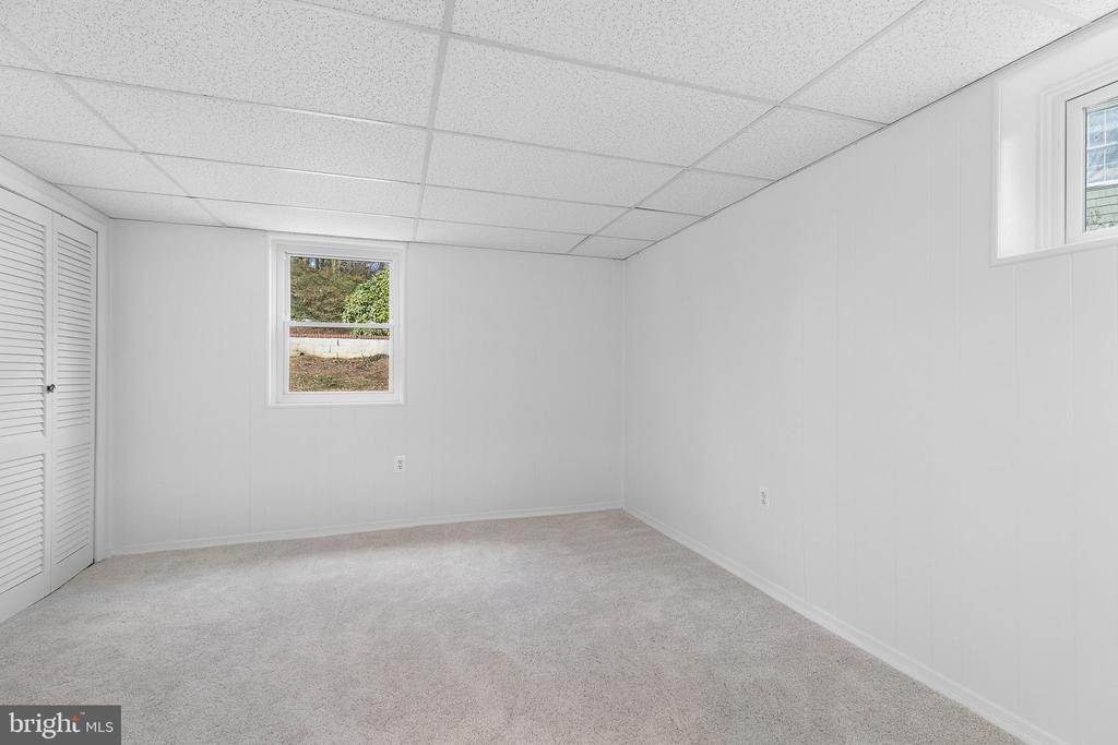 5814 LA VISTA DRIVE