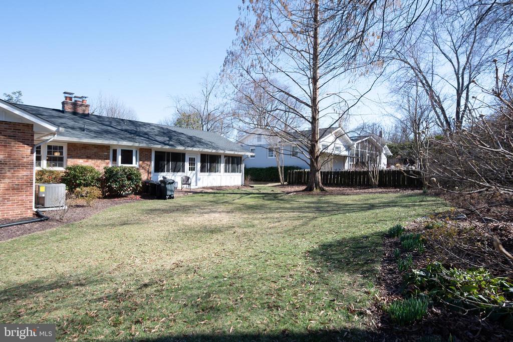 6910 ANDOVER DRIVE