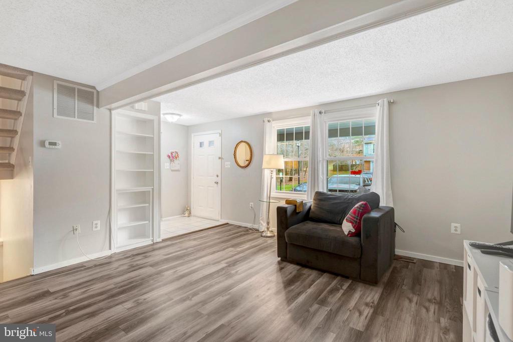 9800 TARA COURT