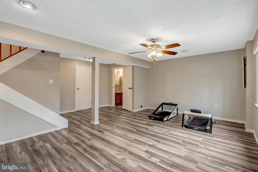 9800 TARA COURT