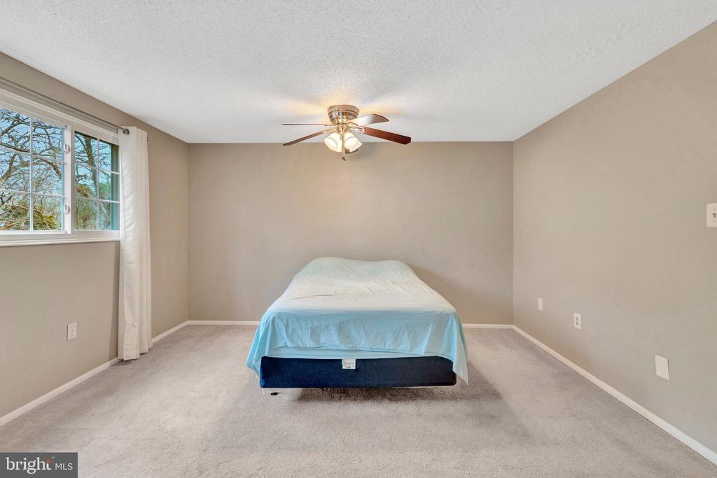 9800 TARA COURT