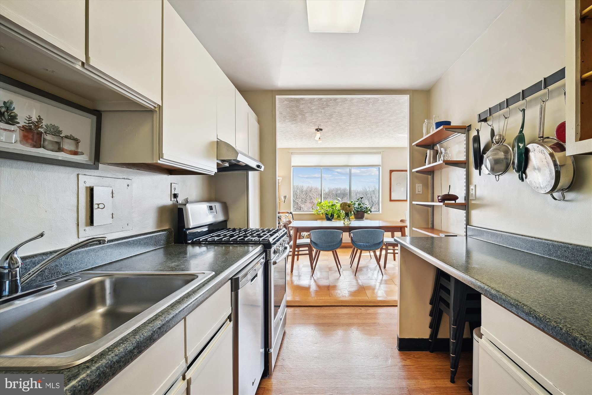 6621 WAKEFIELD DRIVE 811