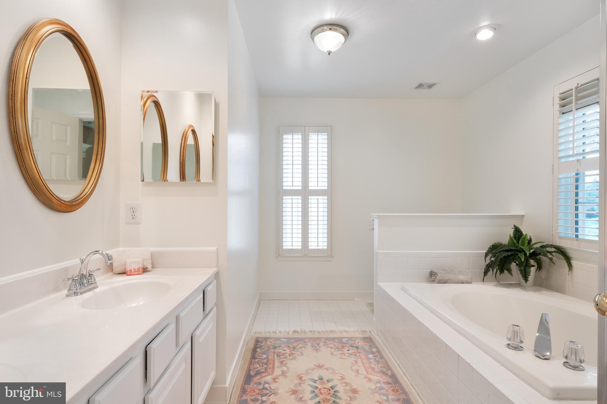 5422 CASTLE BAR LANE