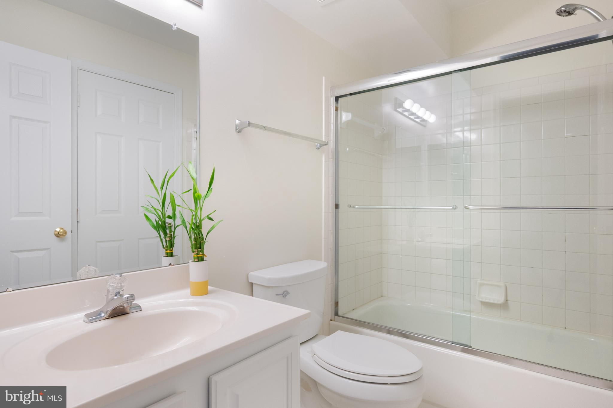 5422 CASTLE BAR LANE