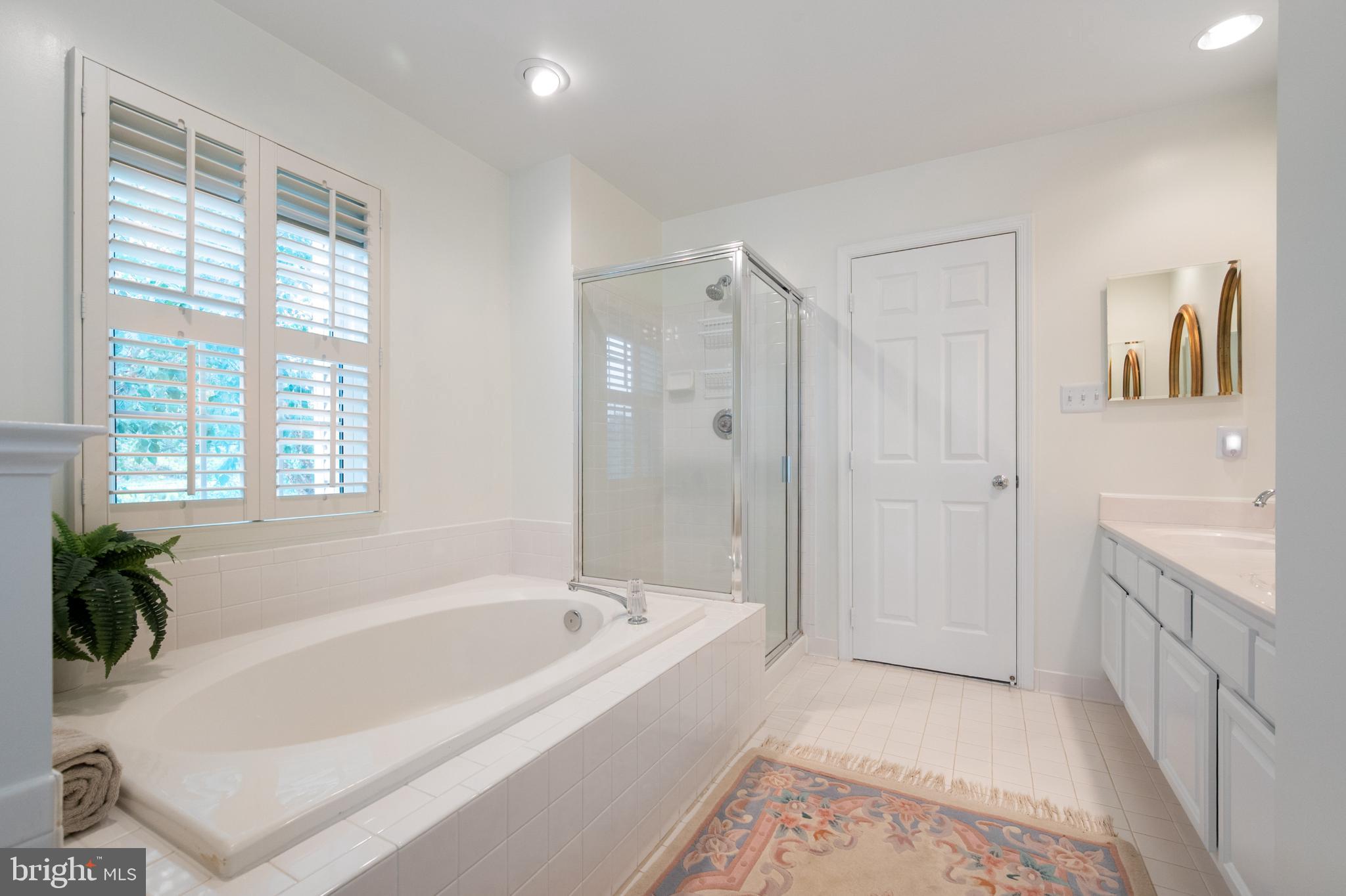 5422 CASTLE BAR LANE