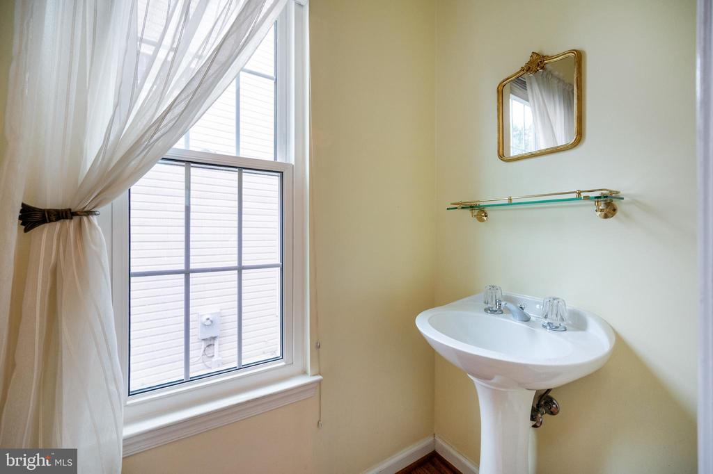 5422 CASTLE BAR LANE