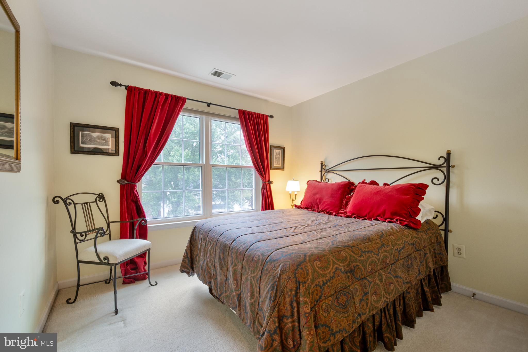 5422 CASTLE BAR LANE