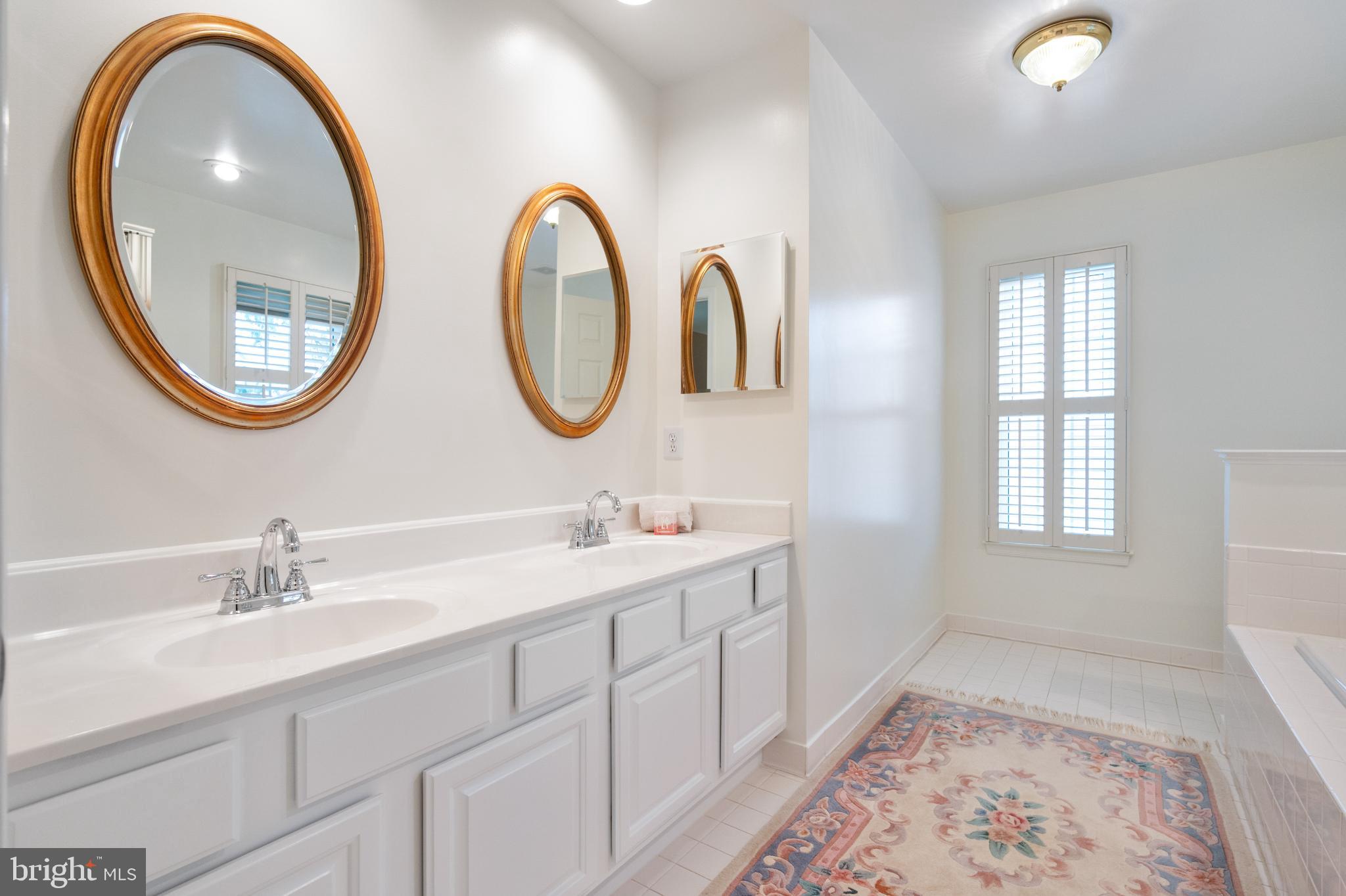 5422 CASTLE BAR LANE