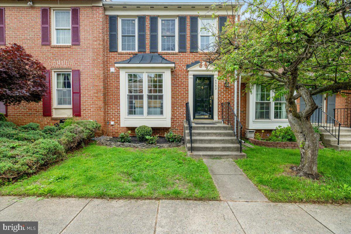 6562 SAND WEDGE COURT