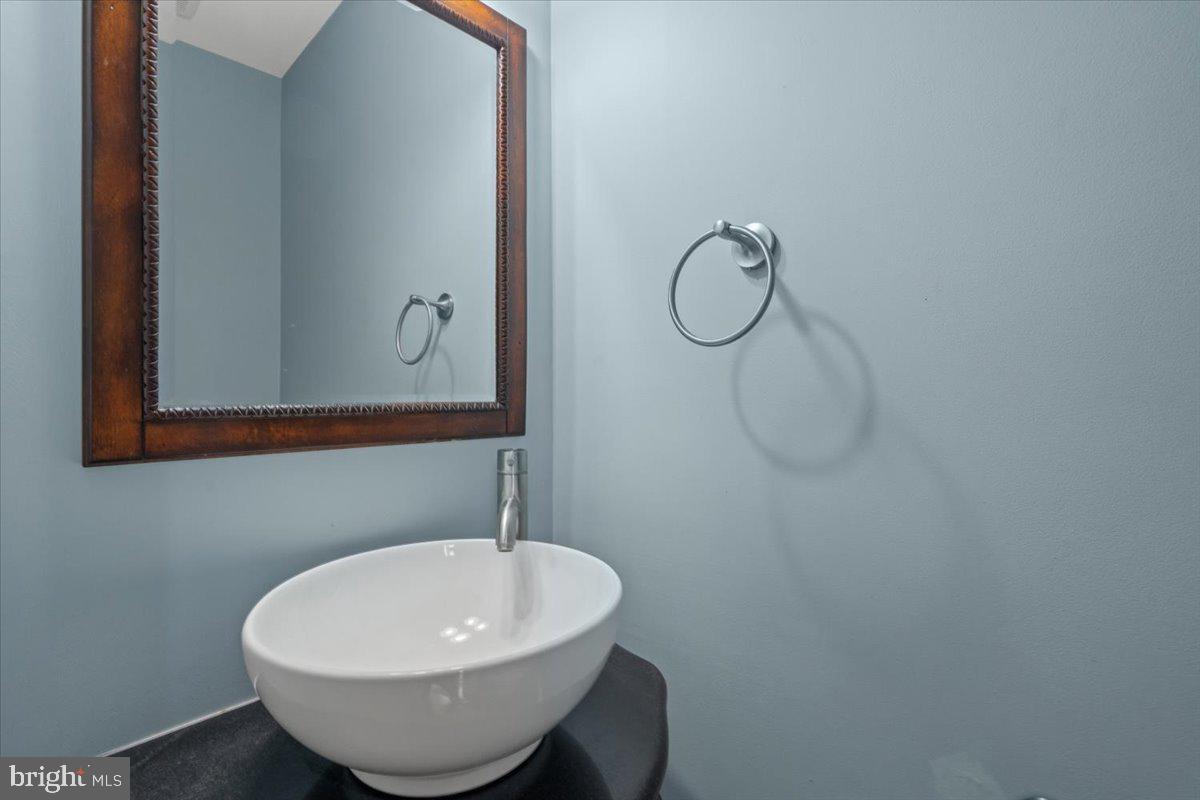 6562 SAND WEDGE COURT