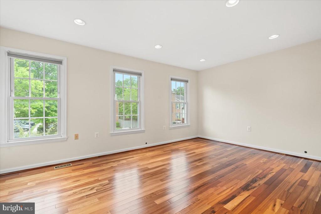 6562 SAND WEDGE COURT
