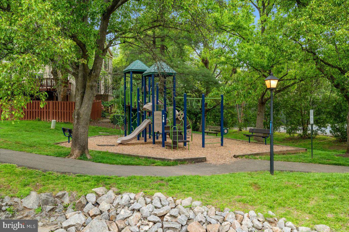 6562 SAND WEDGE COURT