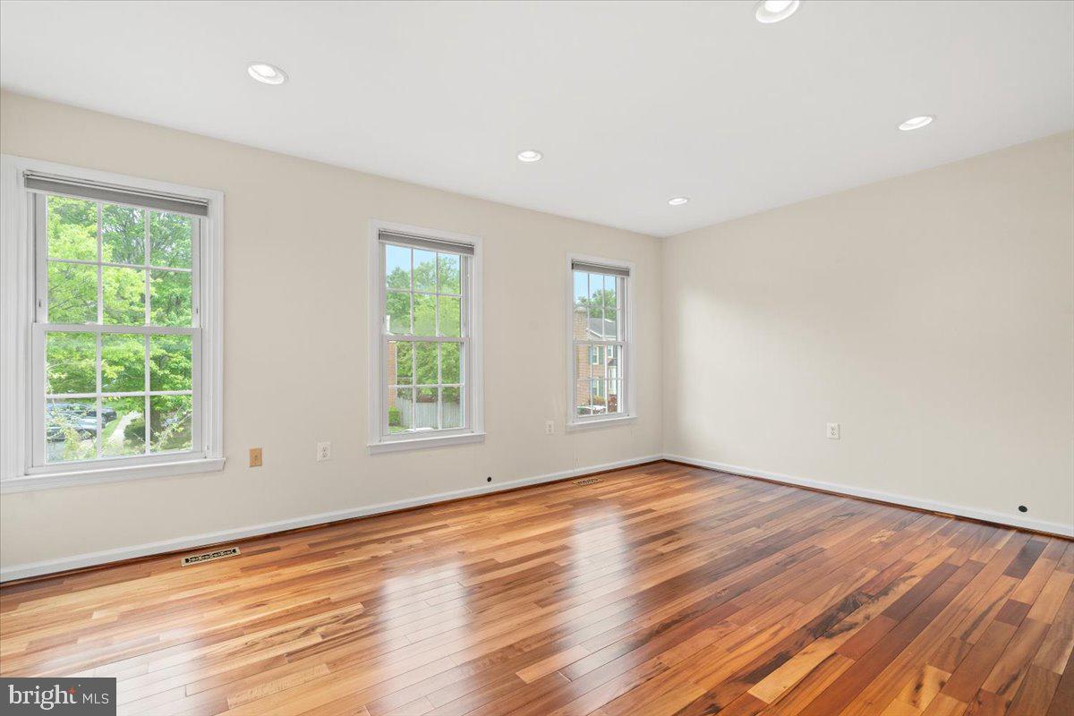 6562 SAND WEDGE COURT