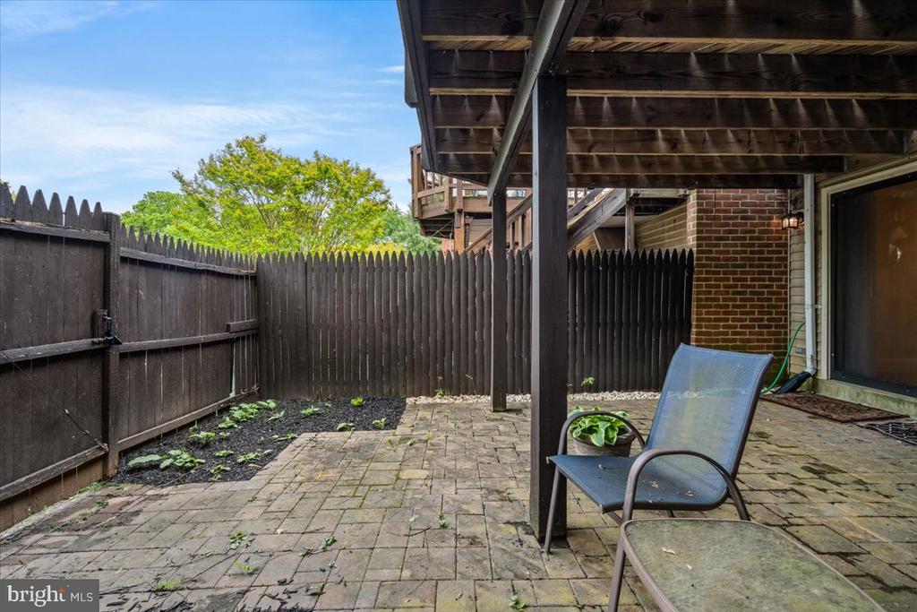 6562 SAND WEDGE COURT