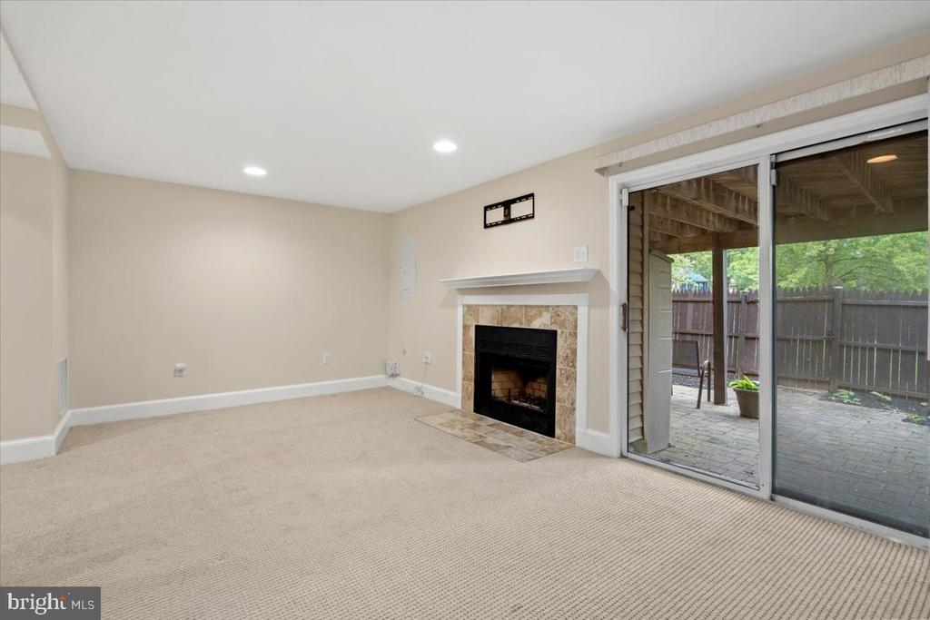 6562 SAND WEDGE COURT