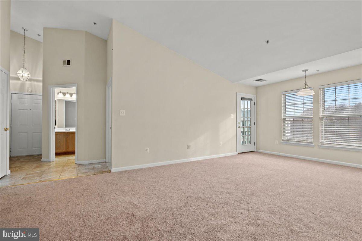 7500 CALDERON COURT J 261