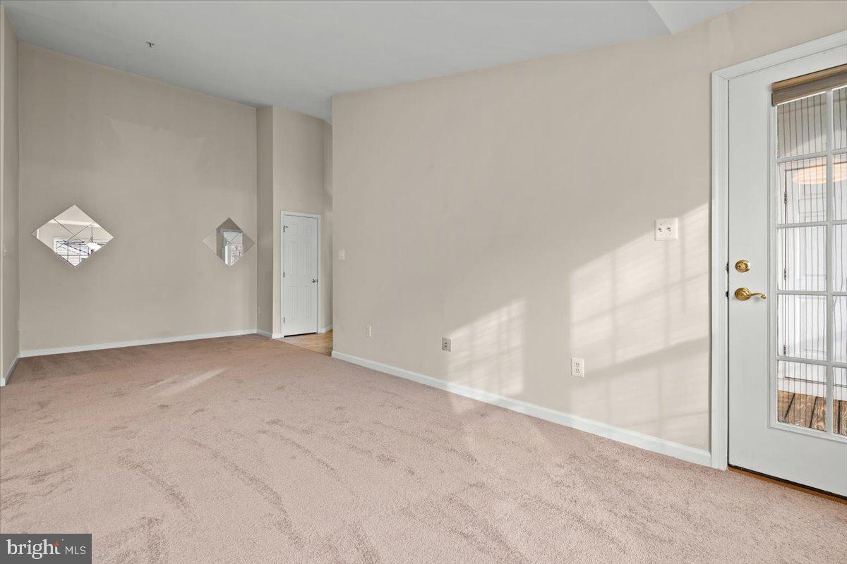 7500 CALDERON COURT J 261