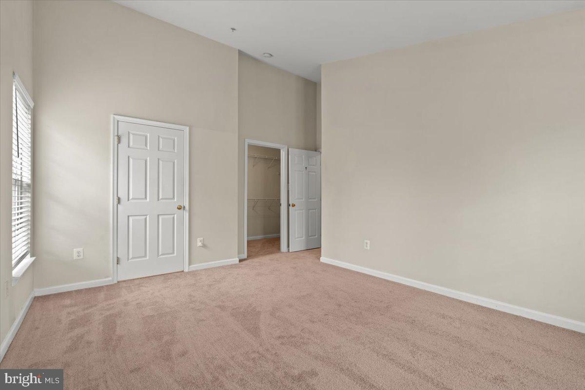 7500 CALDERON COURT J 261