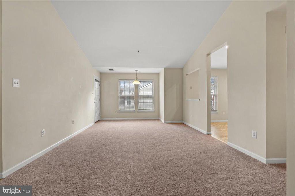 7500 CALDERON COURT J 261