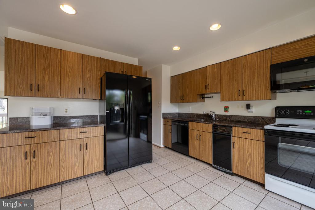 2029 LAKEBREEZE WAY