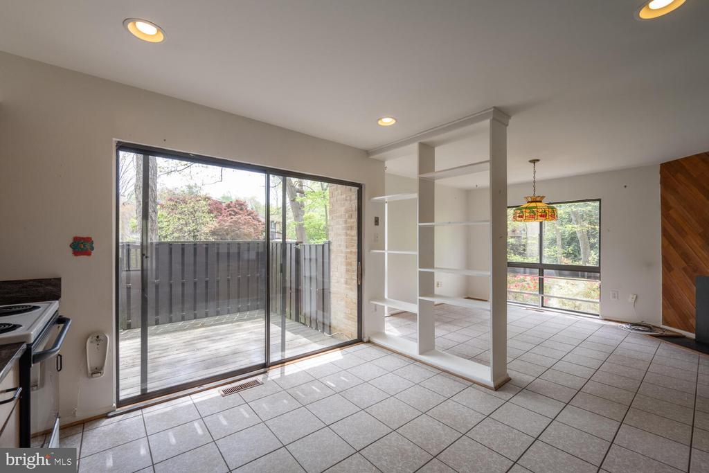 2029 LAKEBREEZE WAY
