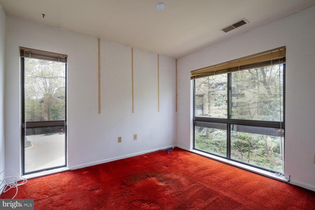 2029 LAKEBREEZE WAY