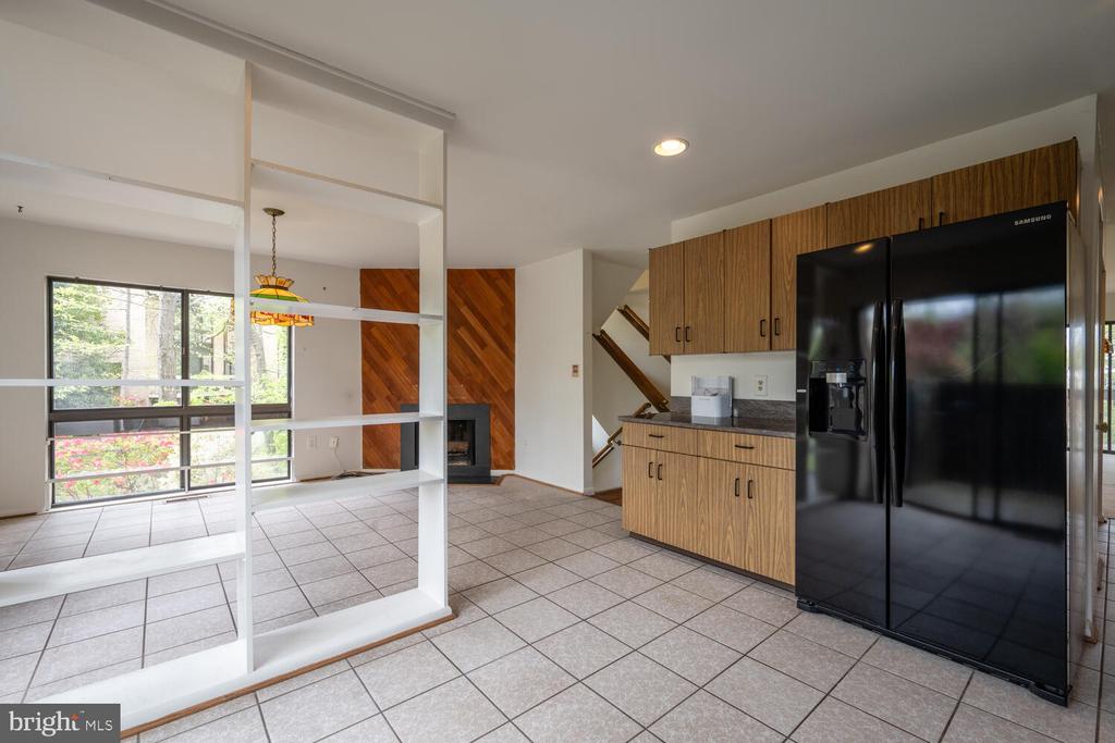 2029 LAKEBREEZE WAY
