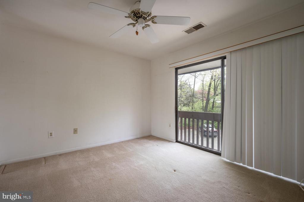 2029 LAKEBREEZE WAY
