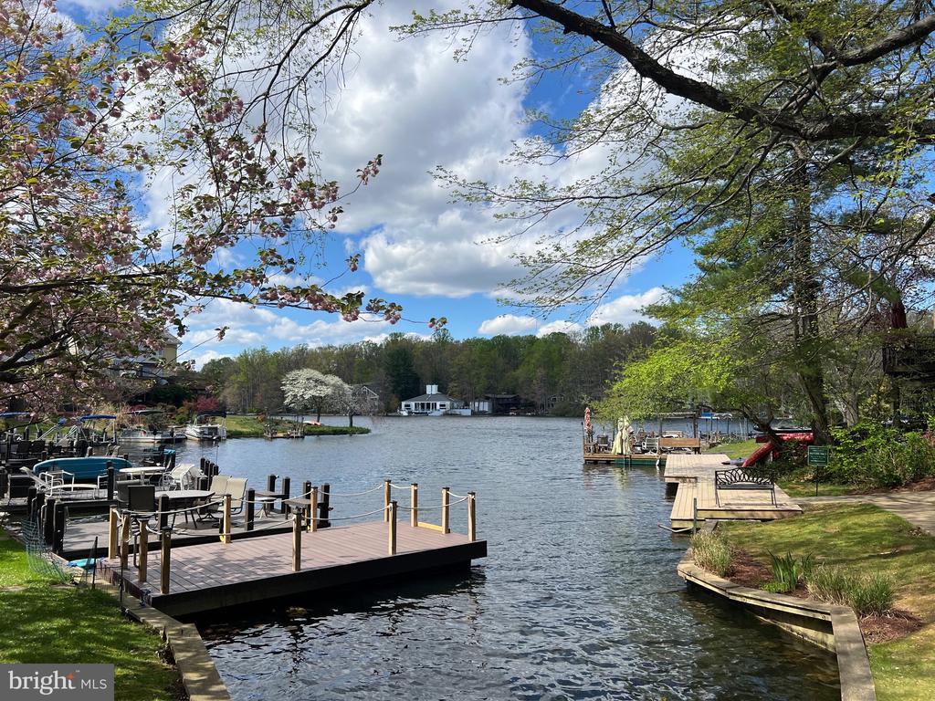 2029 LAKEBREEZE WAY