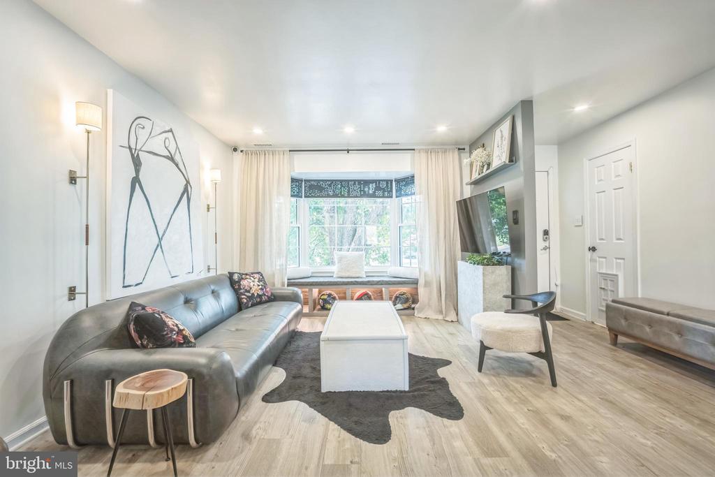 4113 PLACID LAKE COURT
