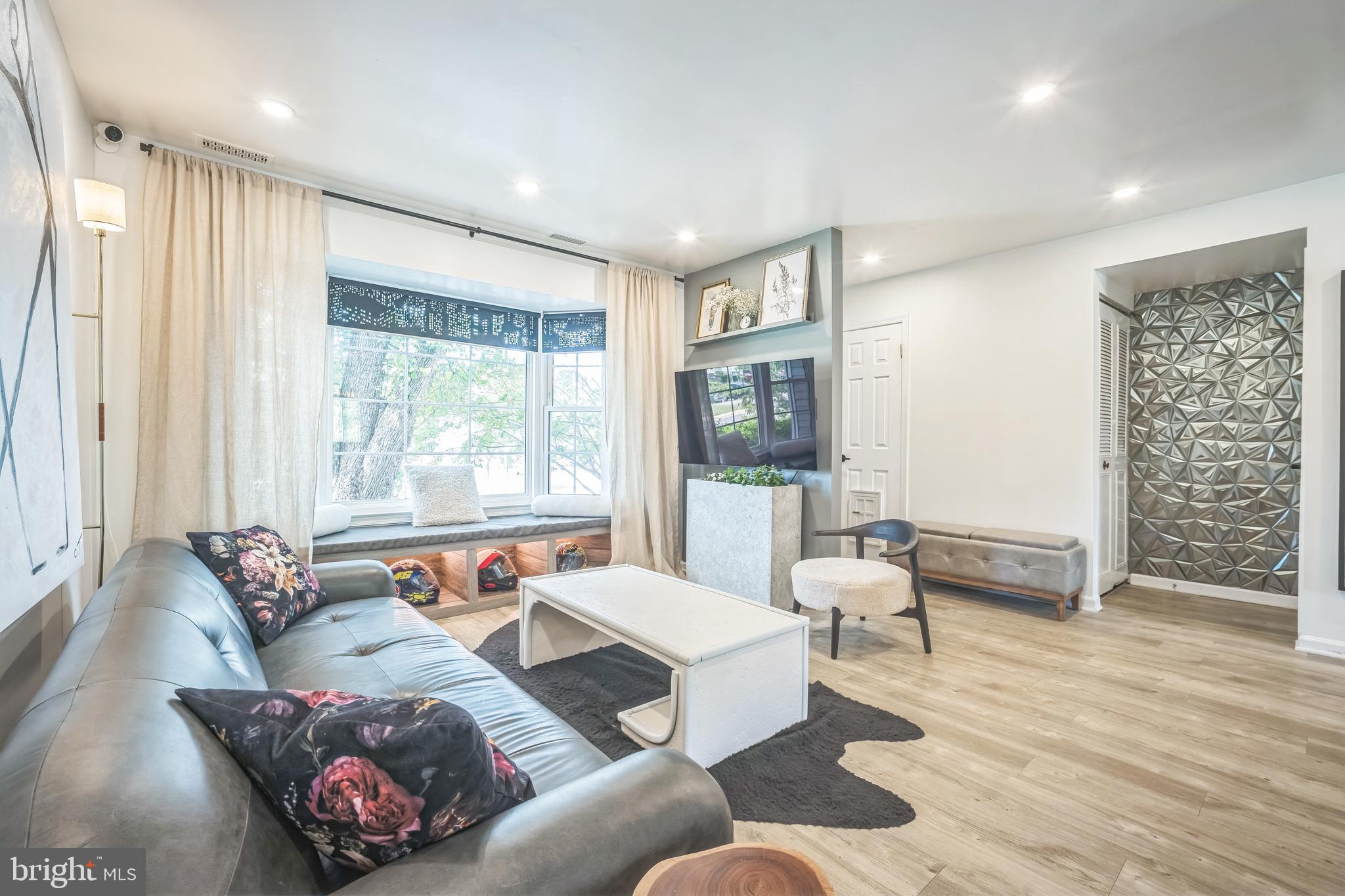 4113 PLACID LAKE COURT