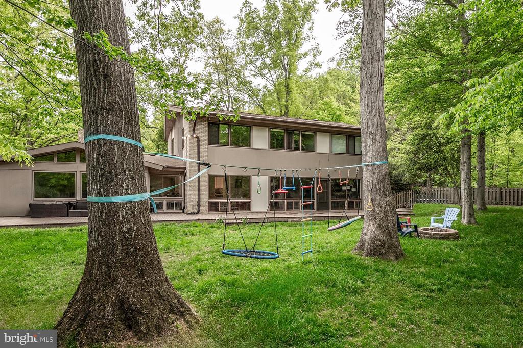 3200 WESSYNTON WAY