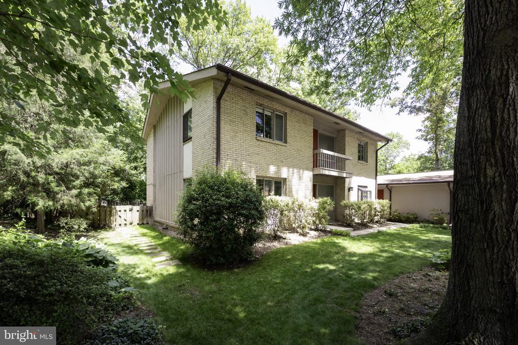 3200 WESSYNTON WAY