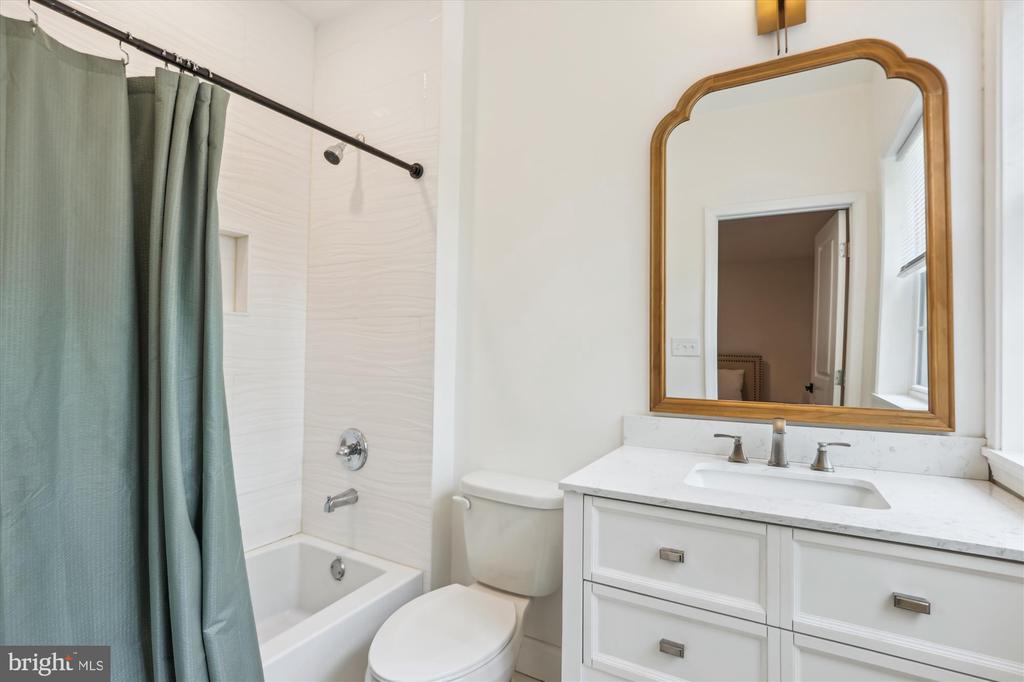 3908 WOODLEY DRIVE