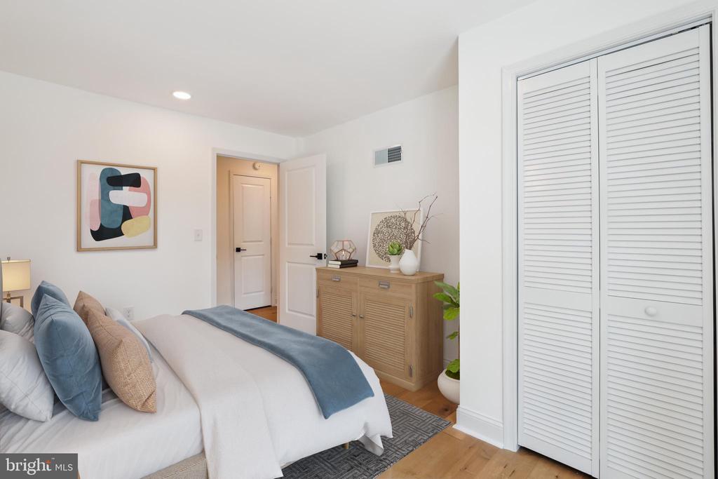 3908 WOODLEY DRIVE