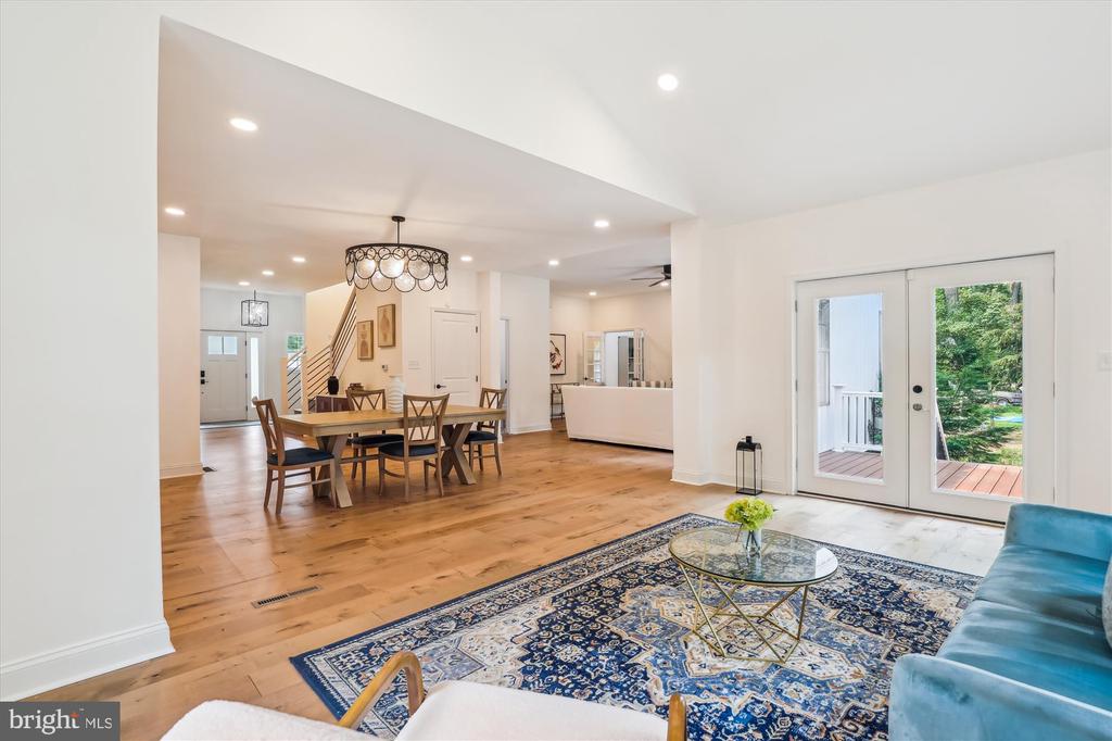 3908 WOODLEY DRIVE