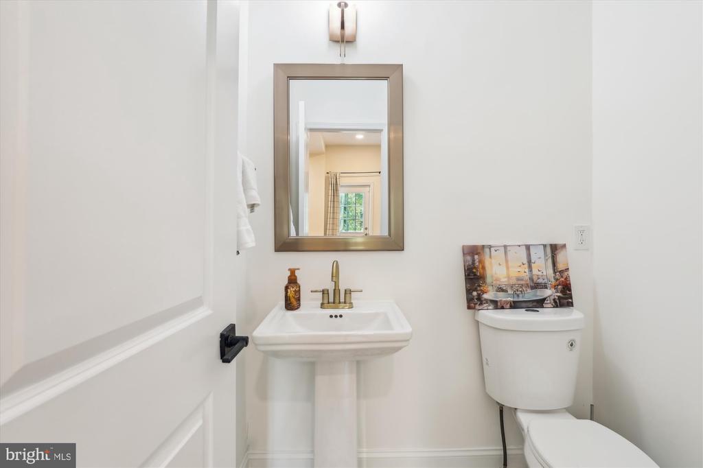 3908 WOODLEY DRIVE