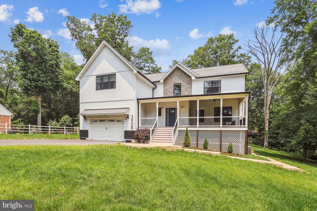 3908 WOODLEY DRIVE