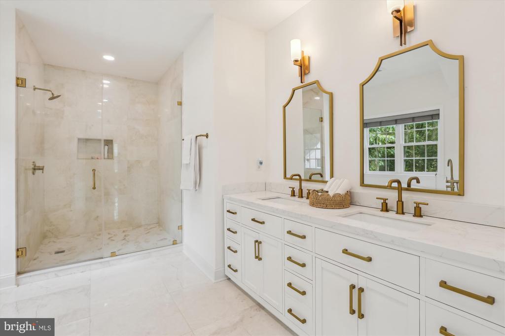 3908 WOODLEY DRIVE