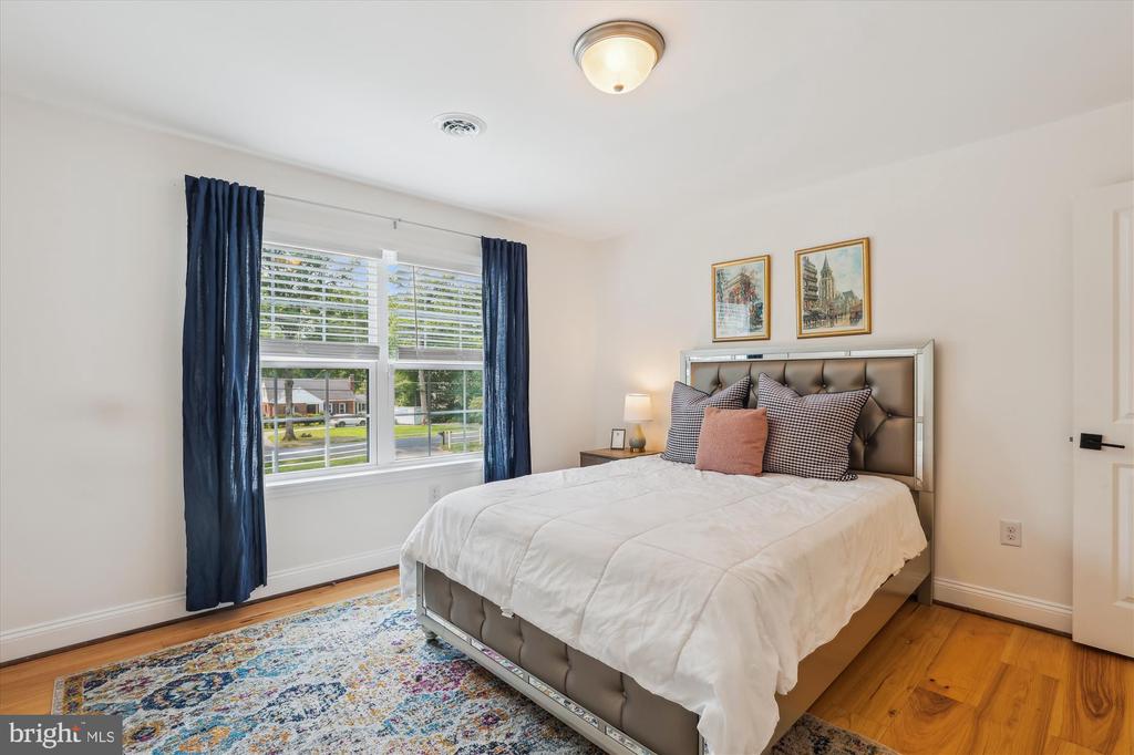 3908 WOODLEY DRIVE