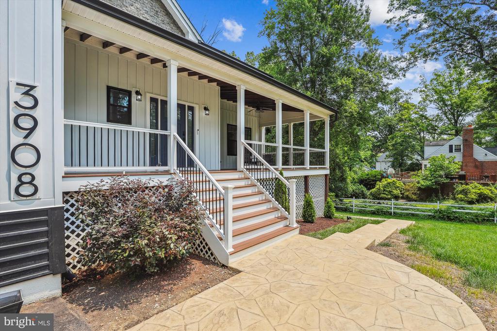 3908 WOODLEY DRIVE