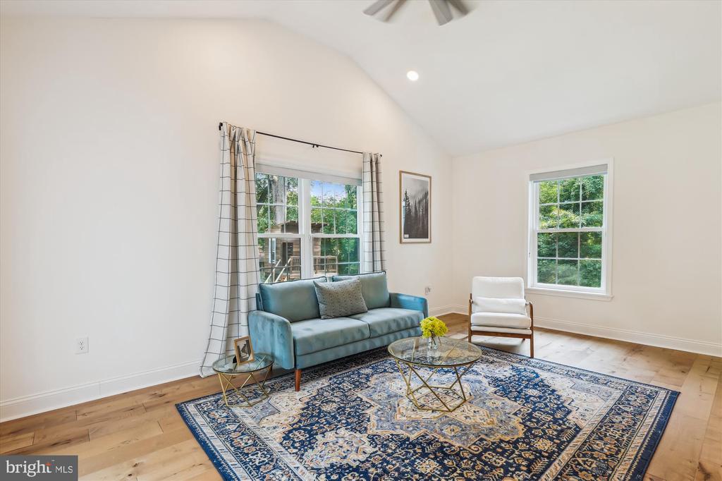 3908 WOODLEY DRIVE