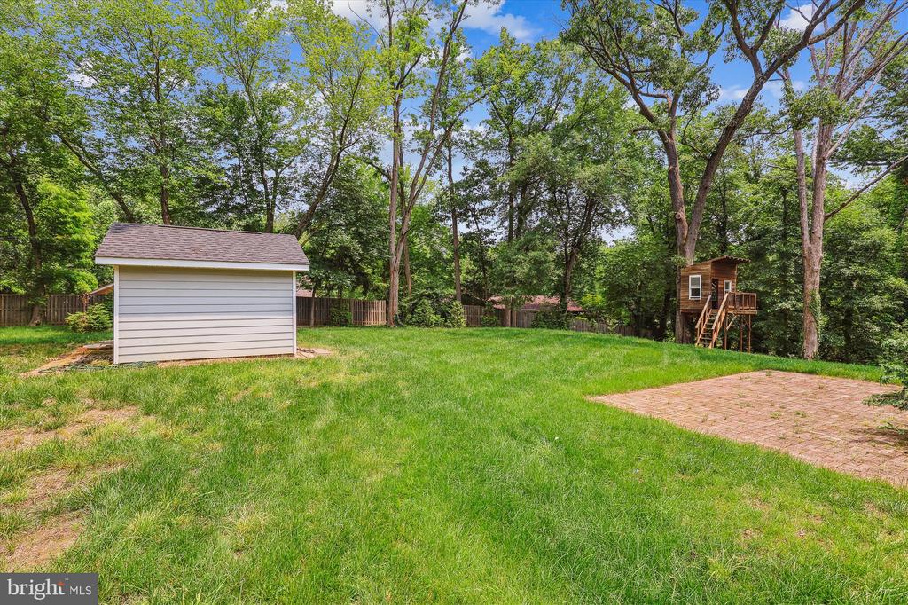 3908 WOODLEY DRIVE