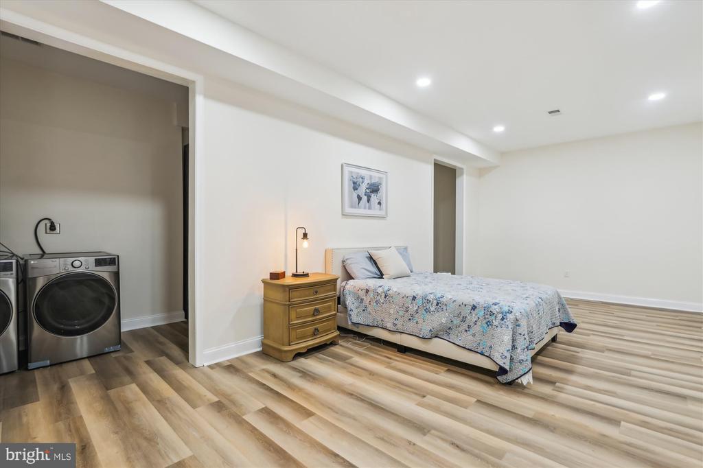 3908 WOODLEY DRIVE