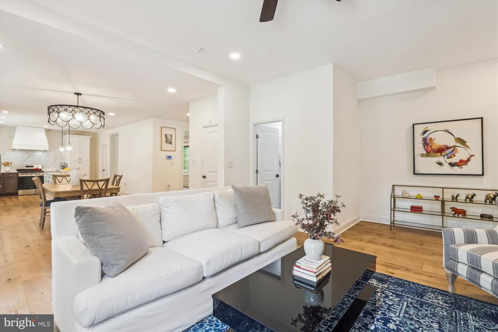 3908 WOODLEY DRIVE
