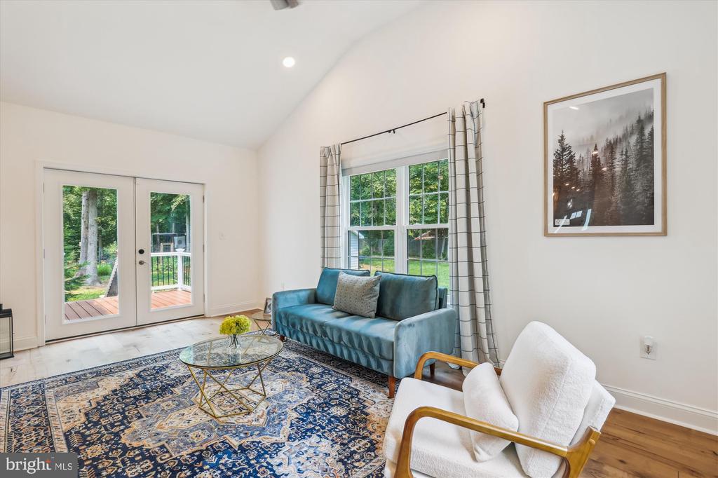 3908 WOODLEY DRIVE