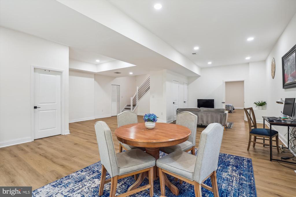3908 WOODLEY DRIVE