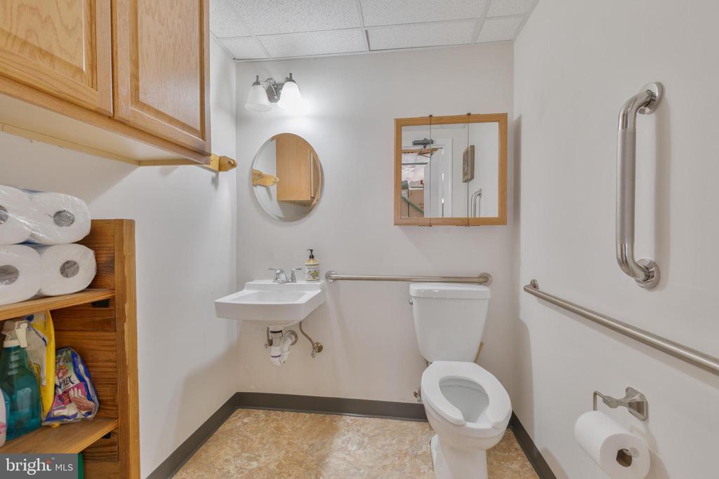 7200 TELEGRAPH SQUARE DRIVE R 7200R